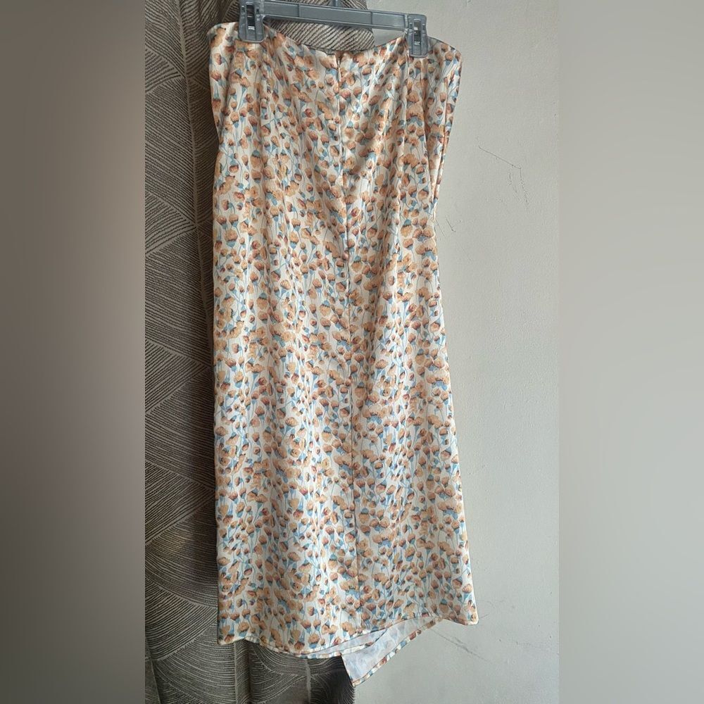 VINCE FLORAL CARNATION ASYMMETRIC CASCADE DRAPE SKIRT FLORAL SATIN SZ 2 RARE - Picture 7 of 16